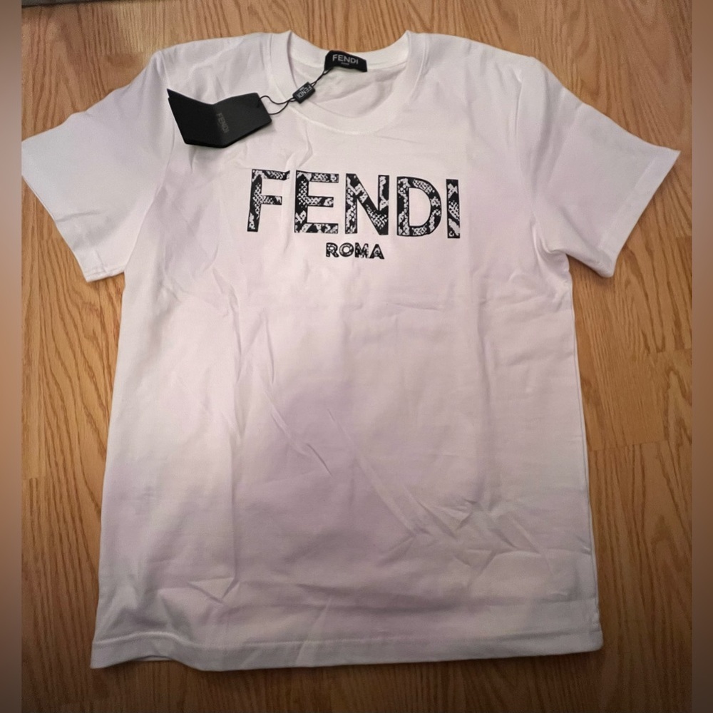 Brand new, never worn Fendi woman’s t-shirt!